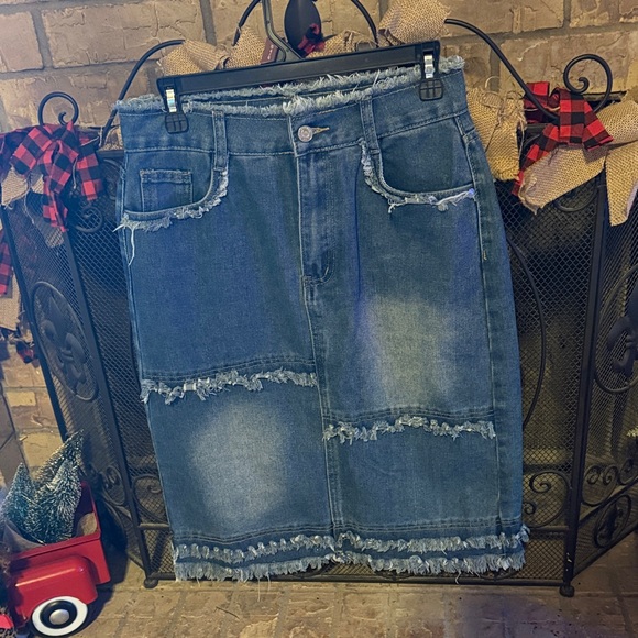 Dresses & Skirts - Frayed Hem Denim Pencil Skirt